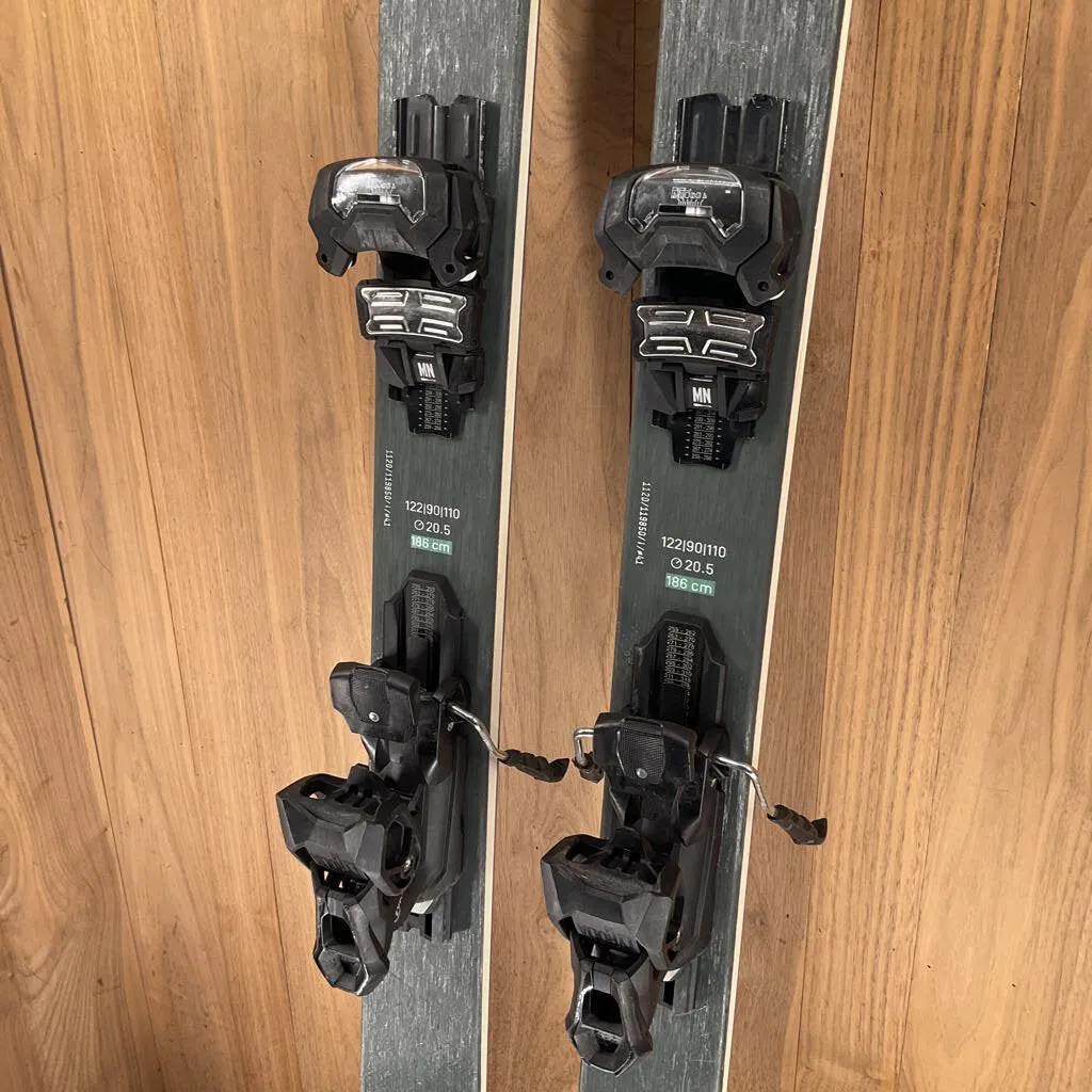 2022 Movement GO Ti 90 w/ Tyrolia Attack 14 Demo Bindings