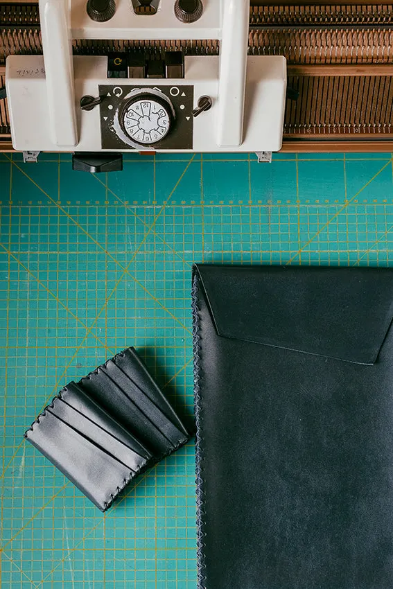 EARLYMADE Handmade Leather Portfolio — GREEN — LAST PIECE