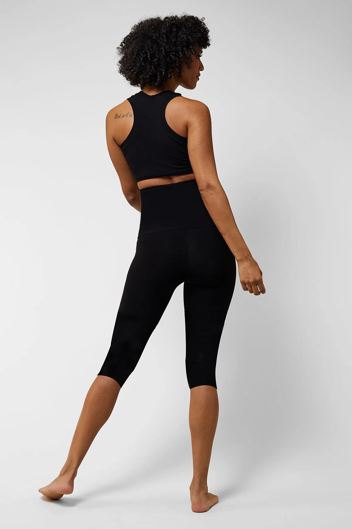 Extra Strong Compression Capri with High Waisted Tummy Control Black